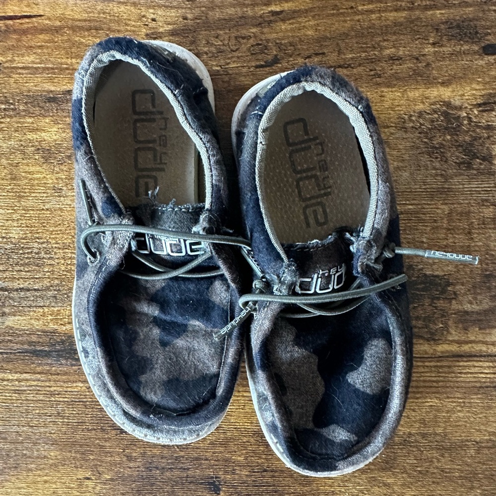 Hey Dudes toddler size 9